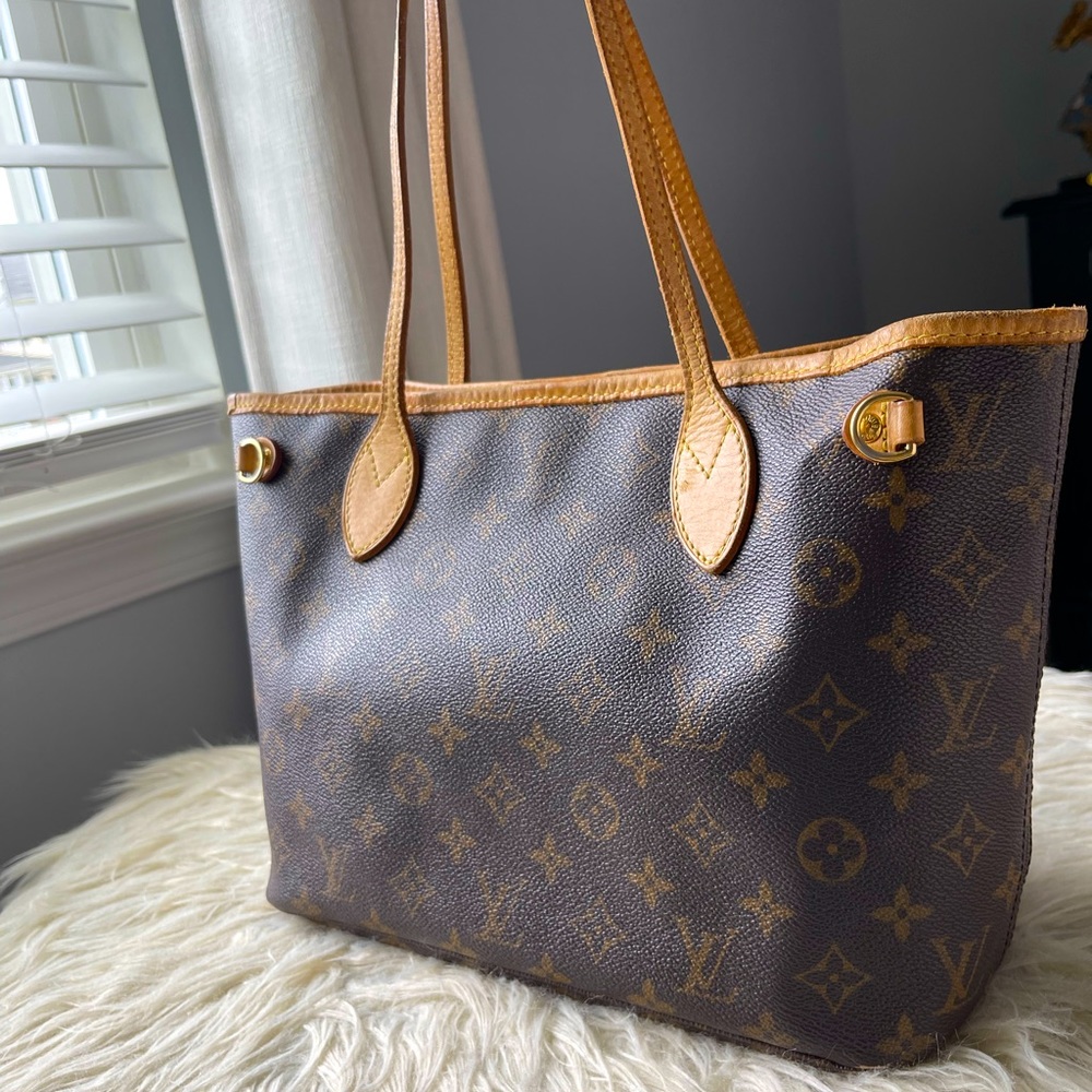 Authentic Louis Vuitton Neverfull PM